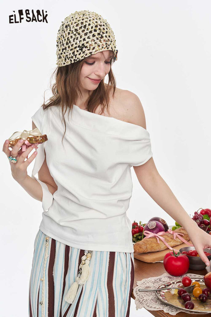 ELFSACK Asymmetric Off Shoulder Draped White Tee