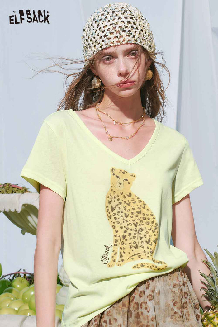 ELFSACK Cheetah Print V-Neck Slim Tee