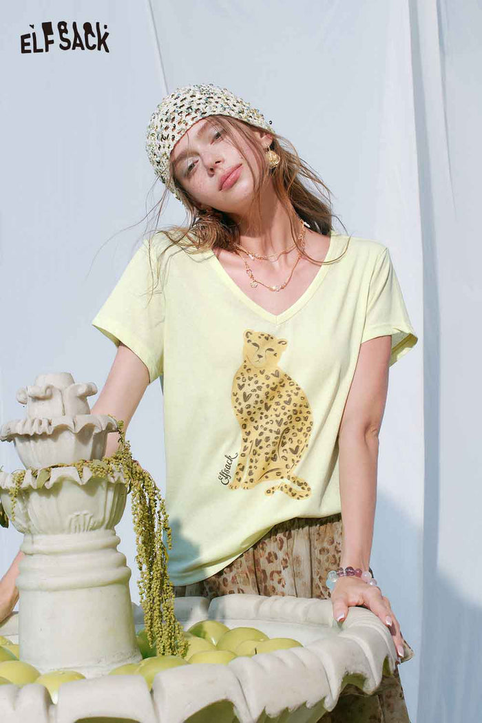 ELFSACK Cheetah Print V-Neck Slim Tee