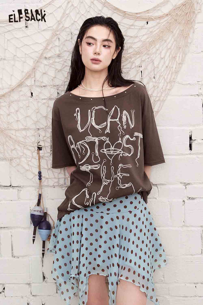 ELFSACK Hand-Drawn Letter Print Wide Neck Rivet T-Shirt