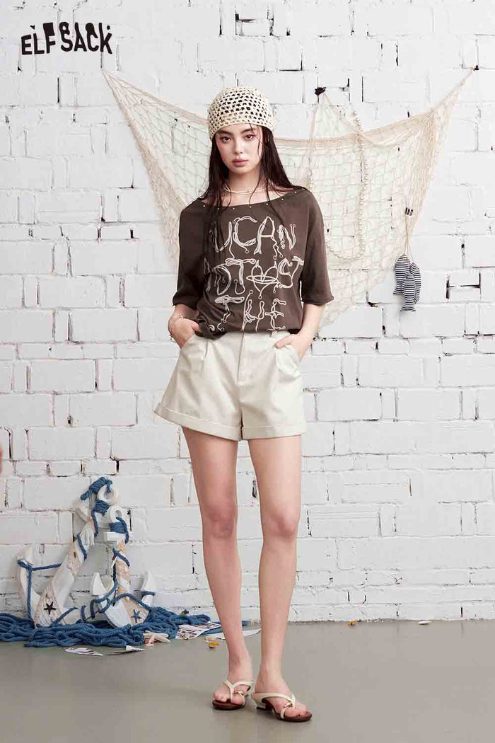 ELFSACK Hand-Drawn Letter Print Wide Neck Rivet T-Shirt