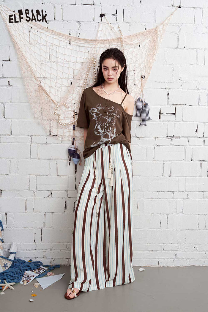 ELFSACK Off-Shoulder Asymmetrical Strap Graphic T-Shirt