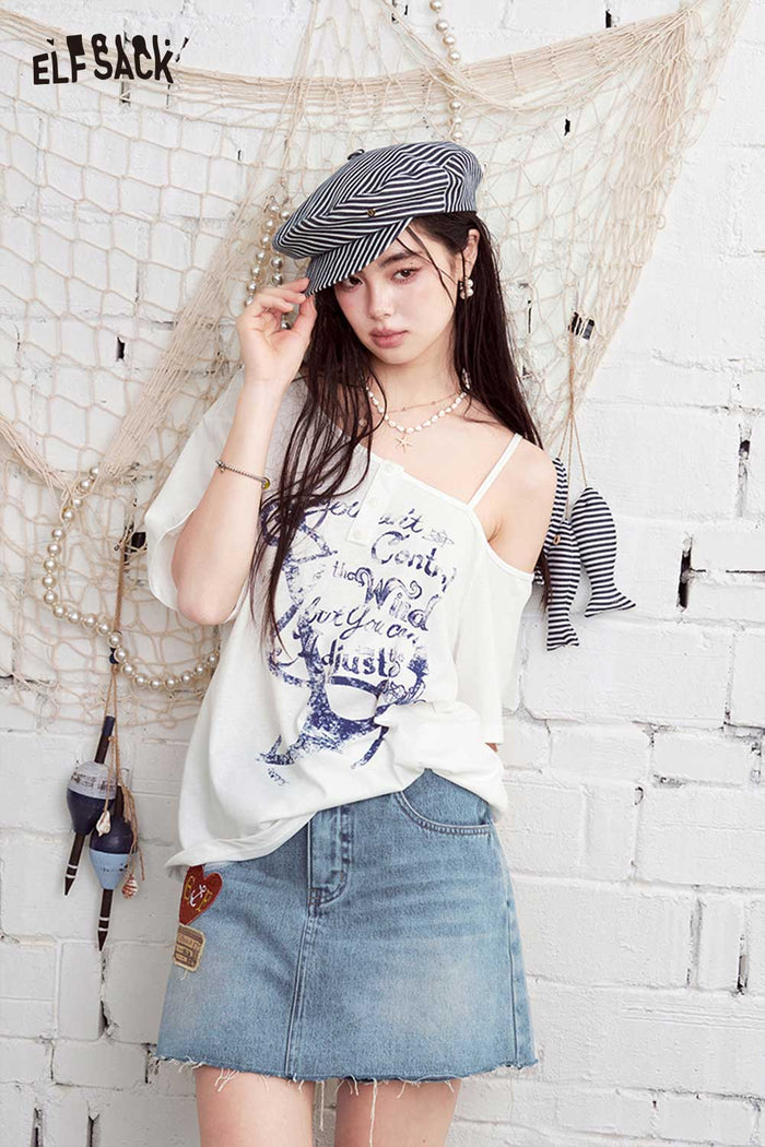 ELFSACK Off-Shoulder Asymmetrical Strap Graphic T-Shirt