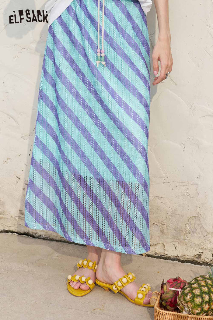 ELFSACK Off Shoulder Graphic Tee Striped Skirt Set